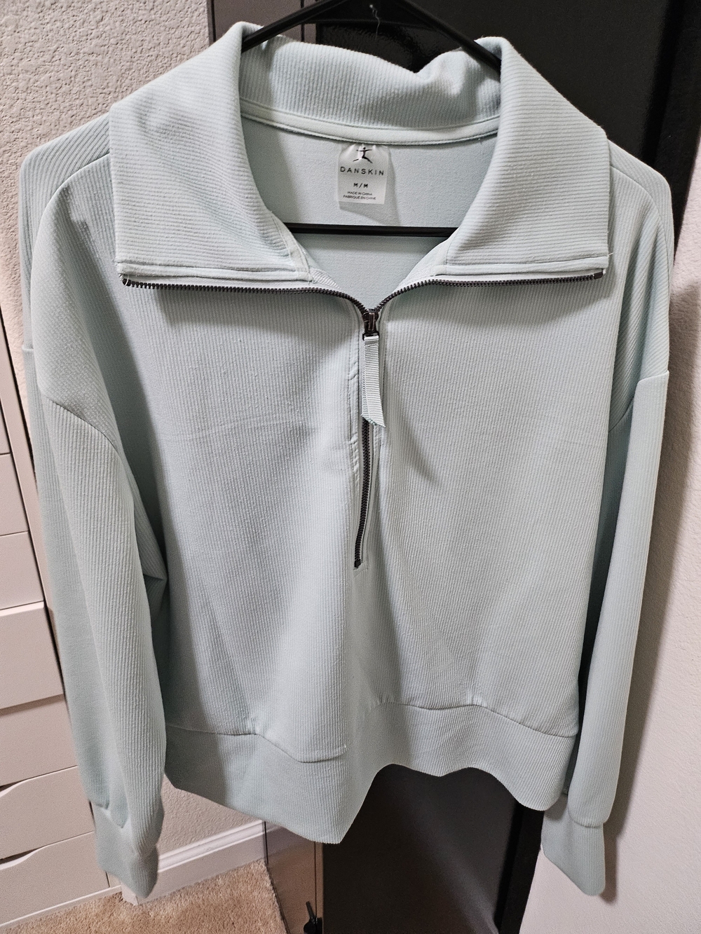 Danskin Women's Half Zip Pullover M Nwot